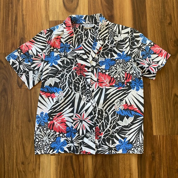 Vintage Button up Hawaiian shirt - Picture 1 of 4